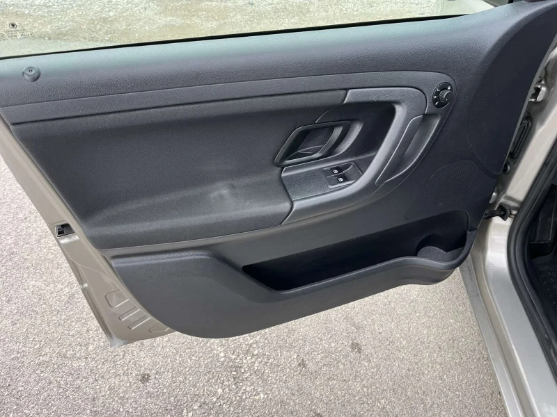 Skoda Fabia 1.6TDI 90кс COMMON RAIL EURO 5 КЛИМАТРОНИК , снимка 7 - Автомобили и джипове - 51206702