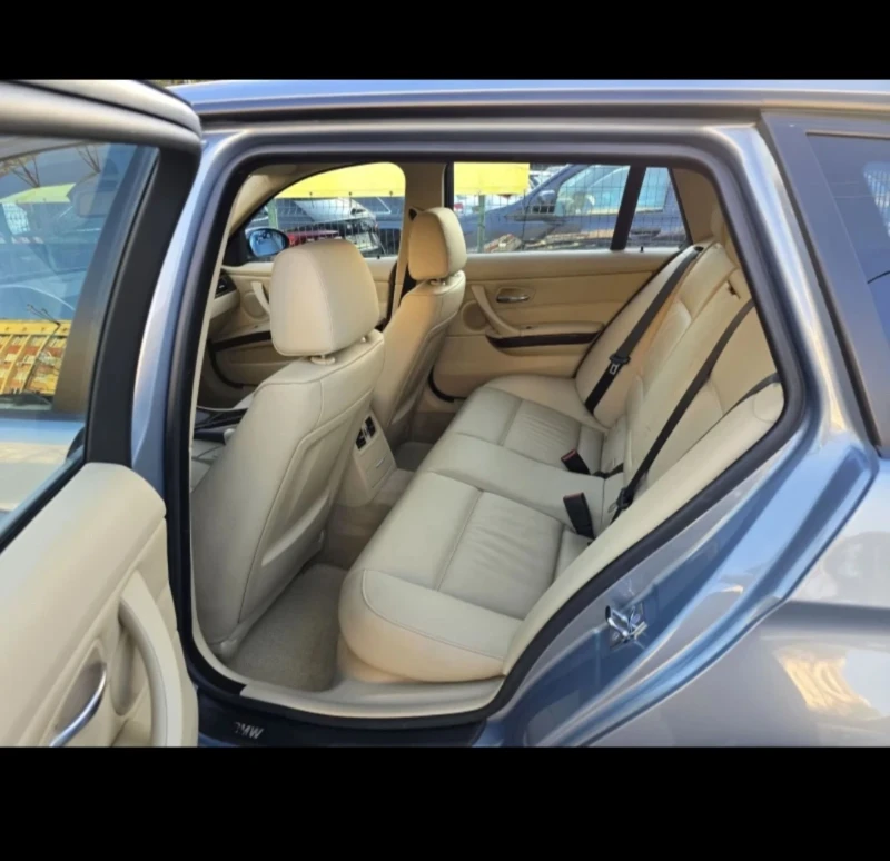 BMW 320 Automat 49383 km, снимка 10 - Автомобили и джипове - 51344173