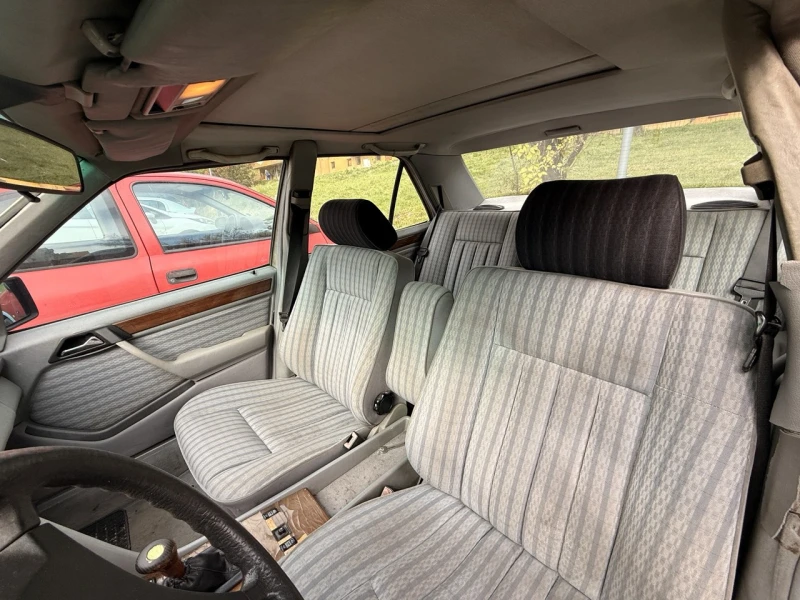 Mercedes-Benz 124 250 D, снимка 8 - Автомобили и джипове - 52188337