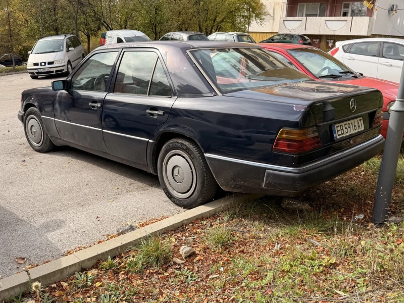 Mercedes-Benz 124 250 D, снимка 4 - Автомобили и джипове - 52188337