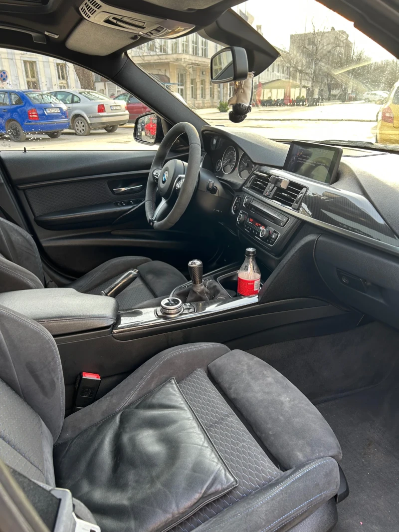BMW 320 M Performance пакет* Shadow line* Head up* , снимка 11 - Автомобили и джипове - 52383537