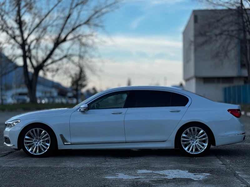 BMW 750 I/ОБДУХВАНЕ/HEAD-UP/CARBON CORE, снимка 2 - Автомобили и джипове - 52536431