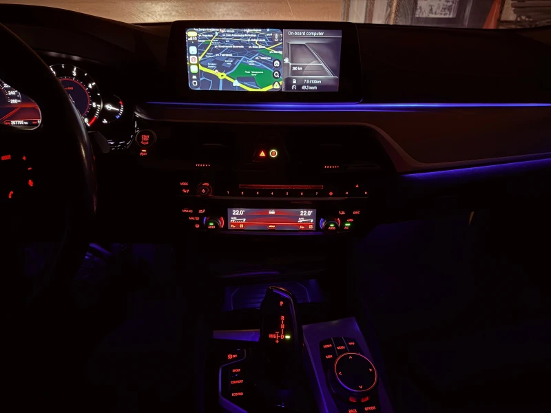 BMW 530 D LUXURY LINE/ADAPTIVE LED/BOWERS&WILKINS, снимка 13 - Автомобили и джипове - 52578808