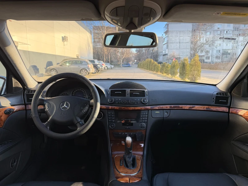 Mercedes-Benz E 270, снимка 14 - Автомобили и джипове - 52958193