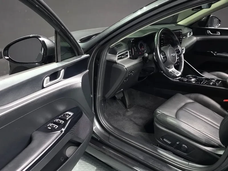 Kia K5 2.0 Prestige, снимка 10 - Автомобили и джипове - 56016220