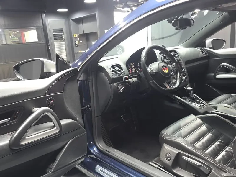 VW Scirocco 2.0 Tdi R-Line, снимка 10 - Автомобили и джипове - 56255616