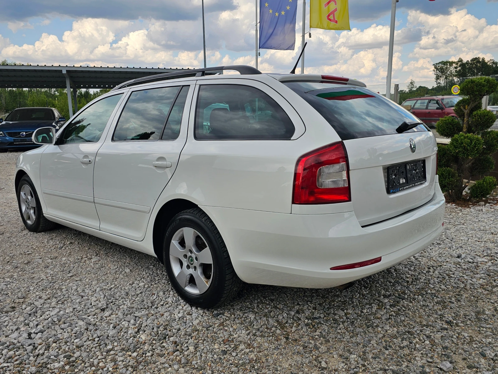 Skoda Octavia 1.2 КЛИМАТИК РЕАЛНИ КИЛОМЕТРИ - изображение 3