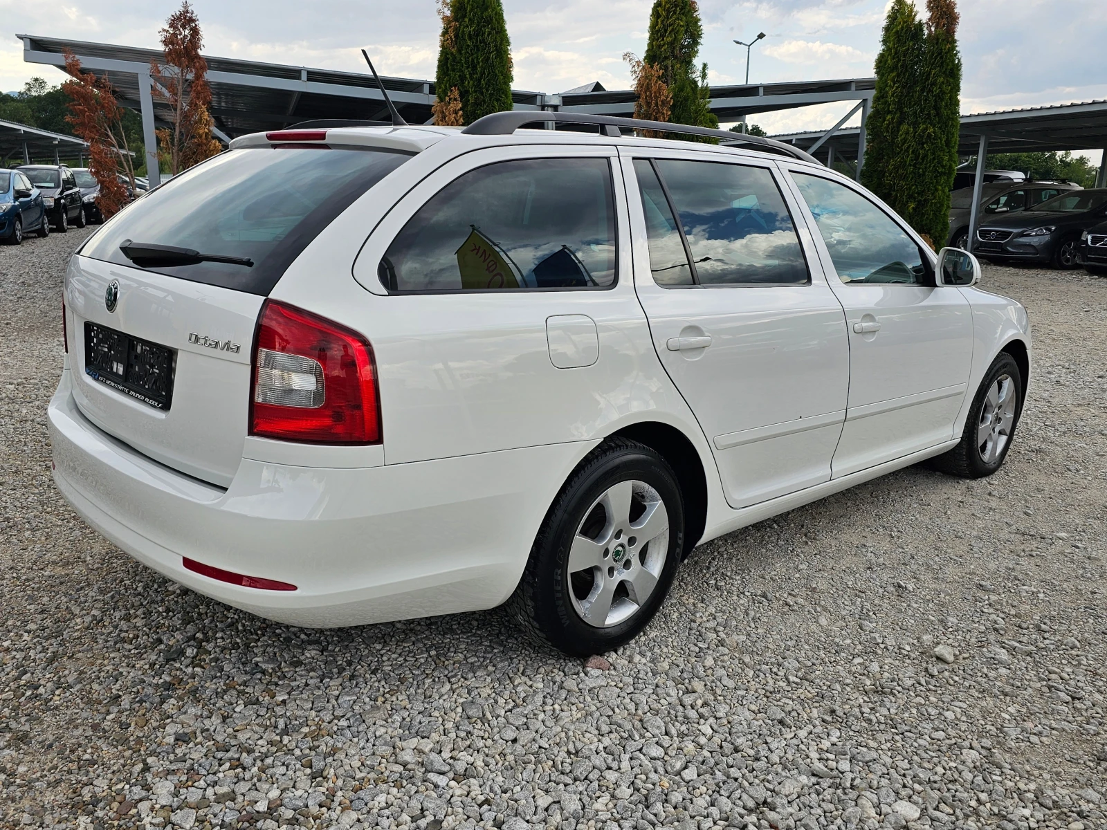 Skoda Octavia 1.2 КЛИМАТИК РЕАЛНИ КИЛОМЕТРИ - изображение 5