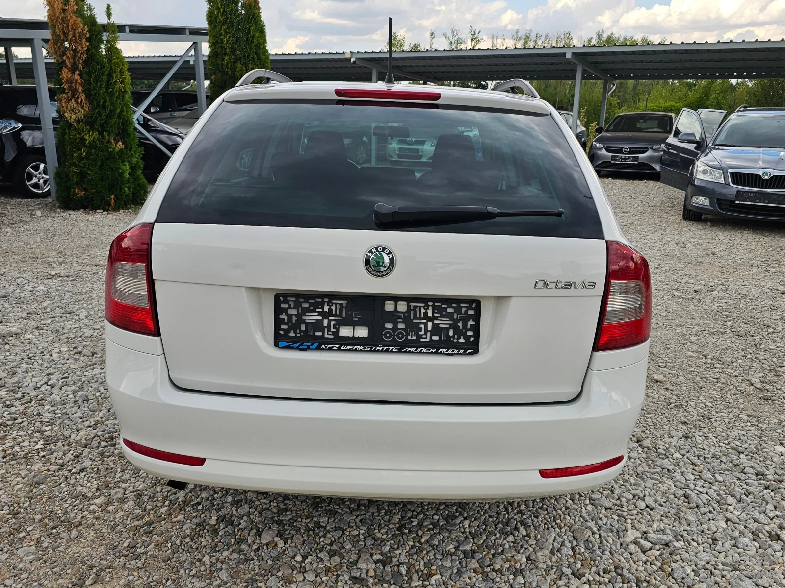 Skoda Octavia 1.2 КЛИМАТИК РЕАЛНИ КИЛОМЕТРИ - изображение 4