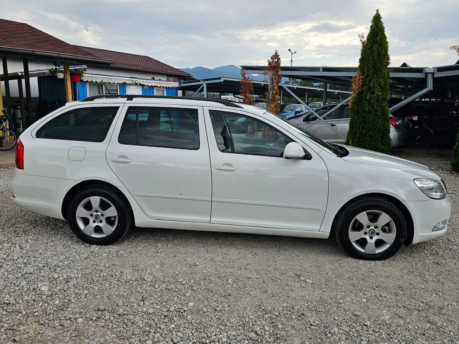 Skoda Octavia 1.2 КЛИМАТИК РЕАЛНИ КИЛОМЕТРИ - изображение 6