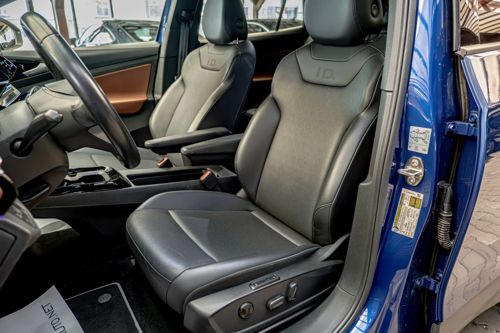 VW ID.4 PRO Performance/82kWh/Exclusive/Memory/Камера/ - изображение 8