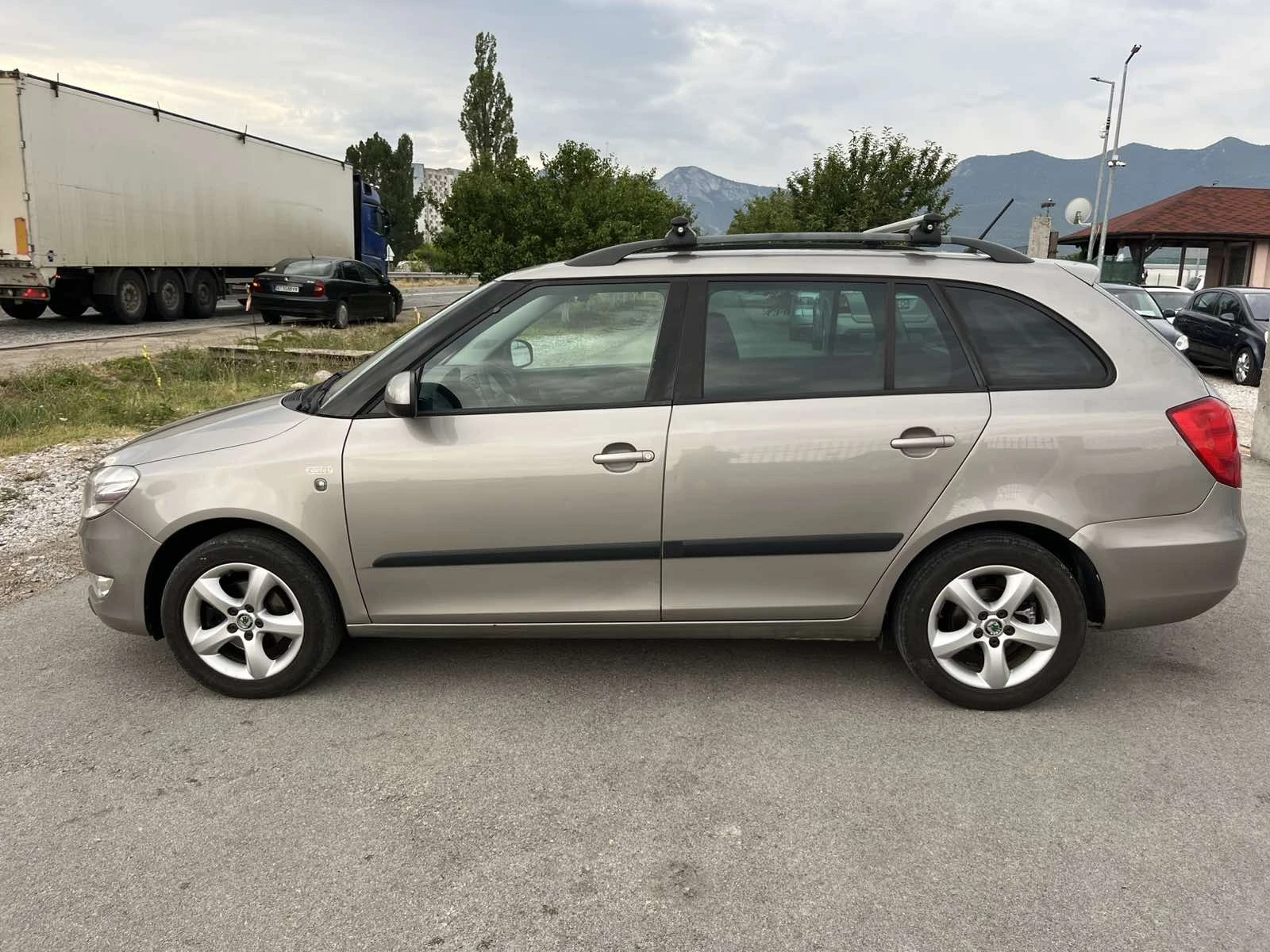 Skoda Fabia 1.6TDI 90кс COMMON RAIL EURO 5 КЛИМАТРОНИК  - изображение 6