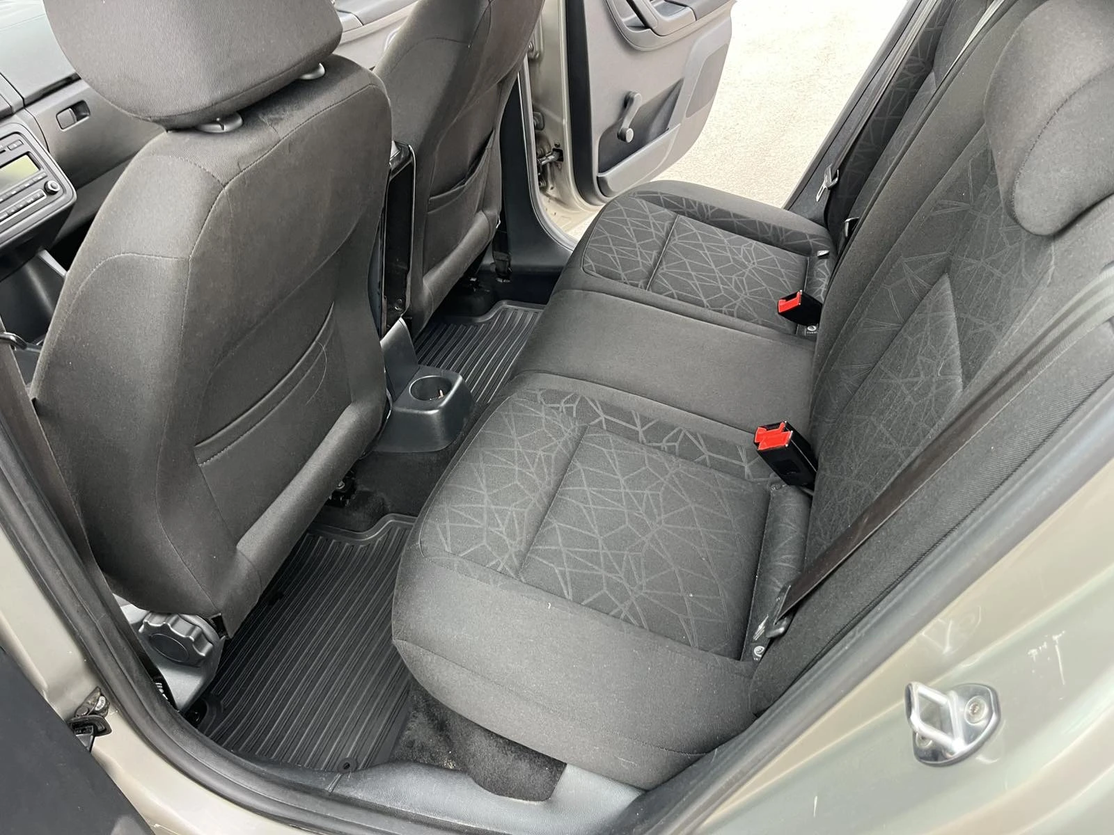 Skoda Fabia 1.6TDI 90кс COMMON RAIL EURO 5 КЛИМАТРОНИК  - изображение 9