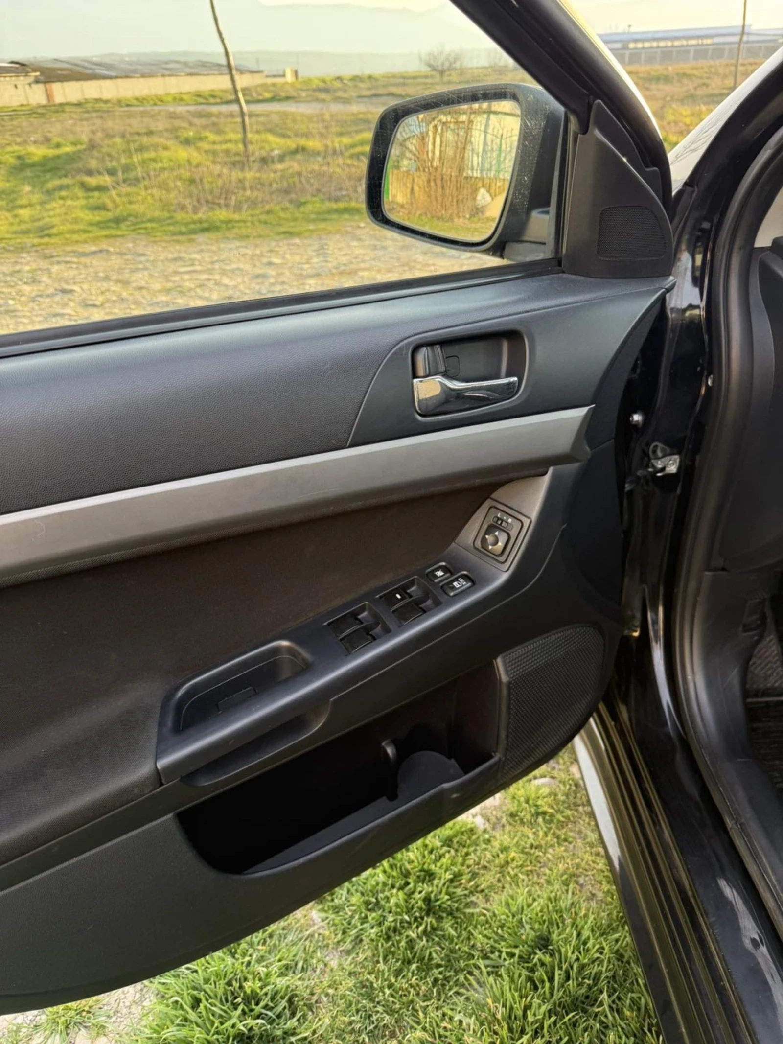 Mitsubishi Lancer 1.5 бензин, снимка 8 - Автомобили и джипове - 53878331