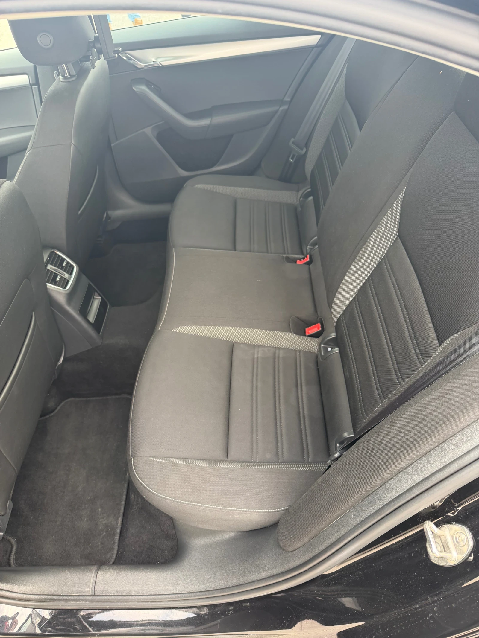 Skoda Octavia, снимка 8 - Автомобили и джипове - 53900508