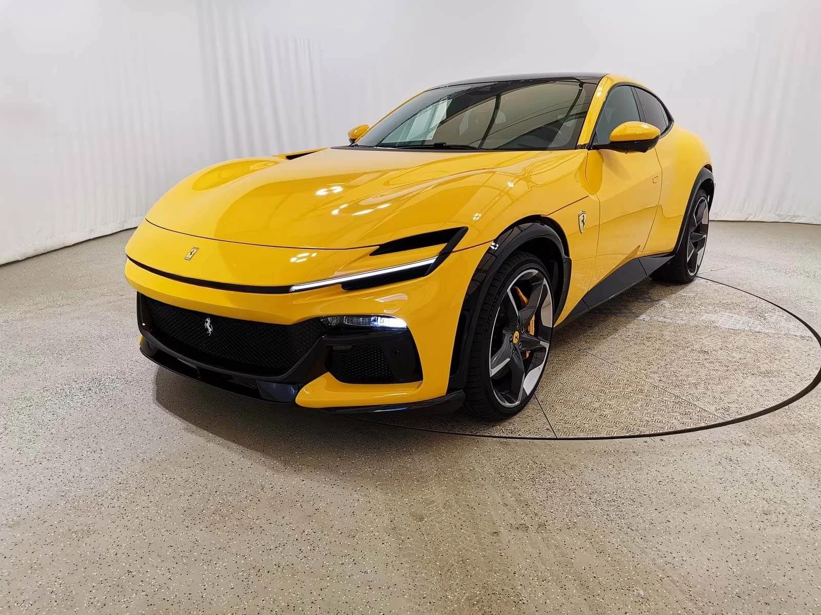 Ferrari Purosangue 6.5 V12/Lift/Камера 360/Massage/Matrix/ | Auto.bg — изображение 1