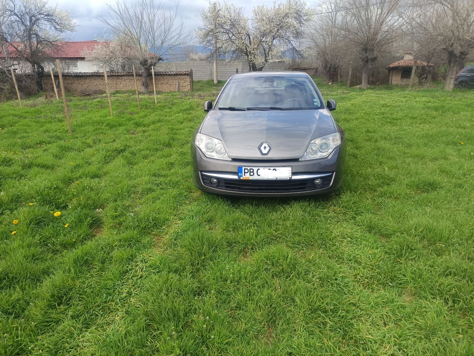 Renault Laguna 2.0dci, снимка 2 - Автомобили и джипове - 54438233