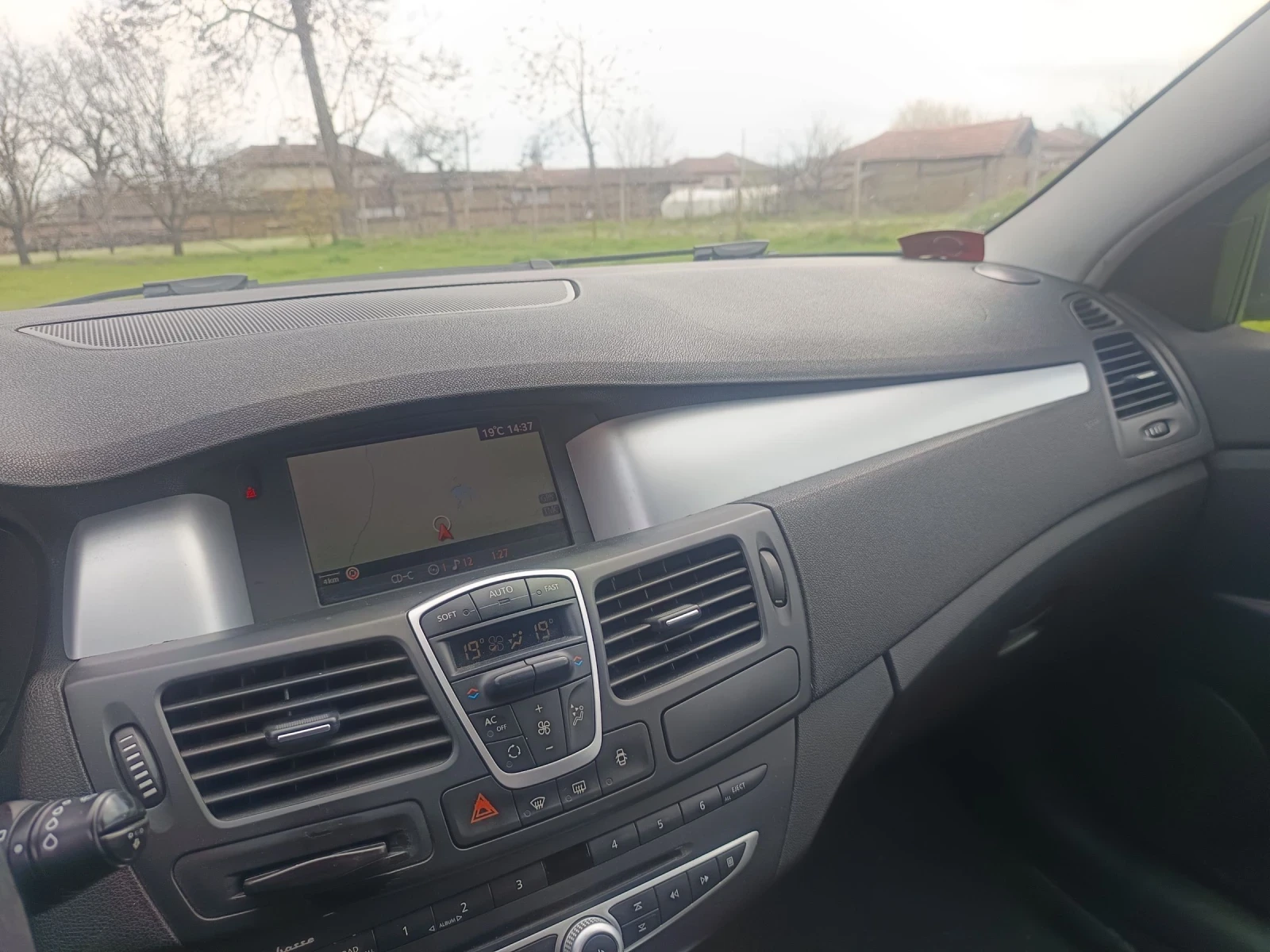 Renault Laguna 2.0dci, снимка 6 - Автомобили и джипове - 54438233