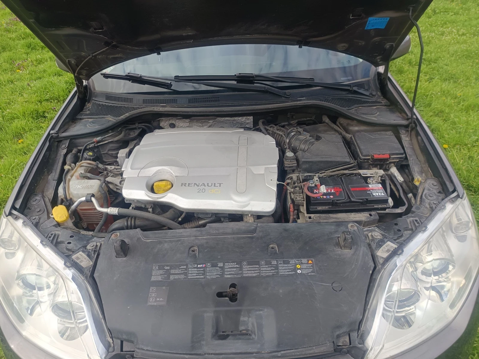 Renault Laguna 2.0dci, снимка 11 - Автомобили и джипове - 54438233