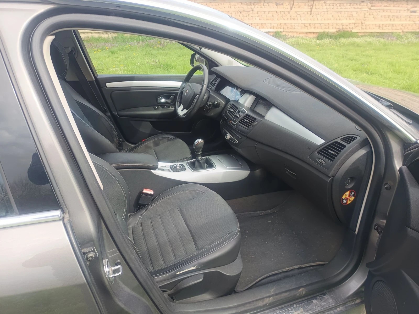 Renault Laguna 2.0dci, снимка 7 - Автомобили и джипове - 54438233