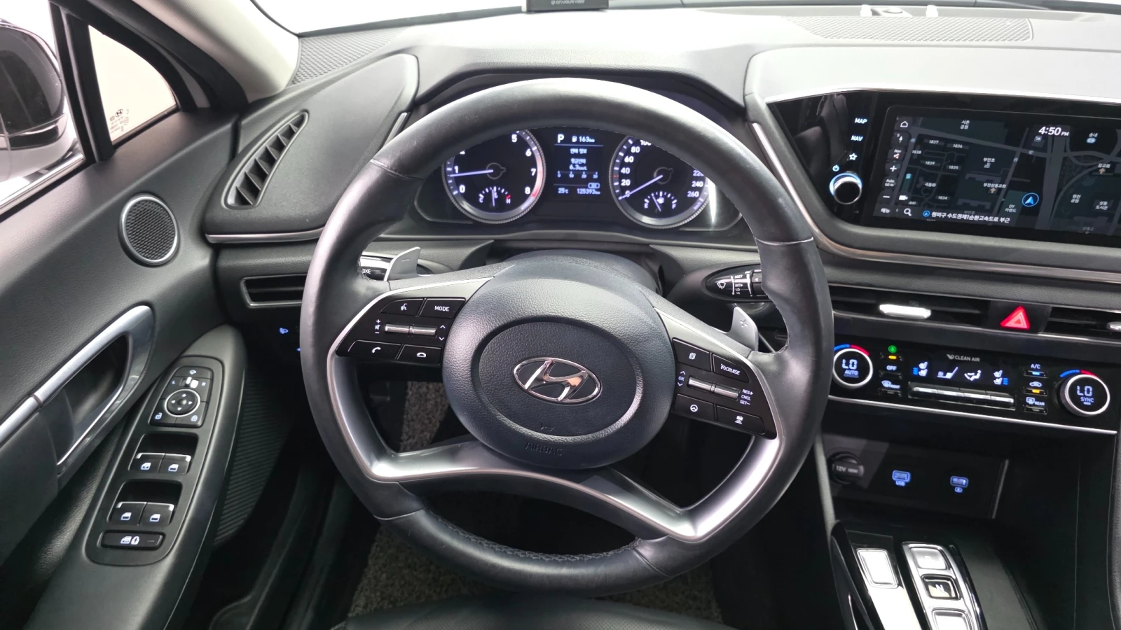 Hyundai Sonata 1.6 Premium Family, снимка 13 - Автомобили и джипове - 55003608