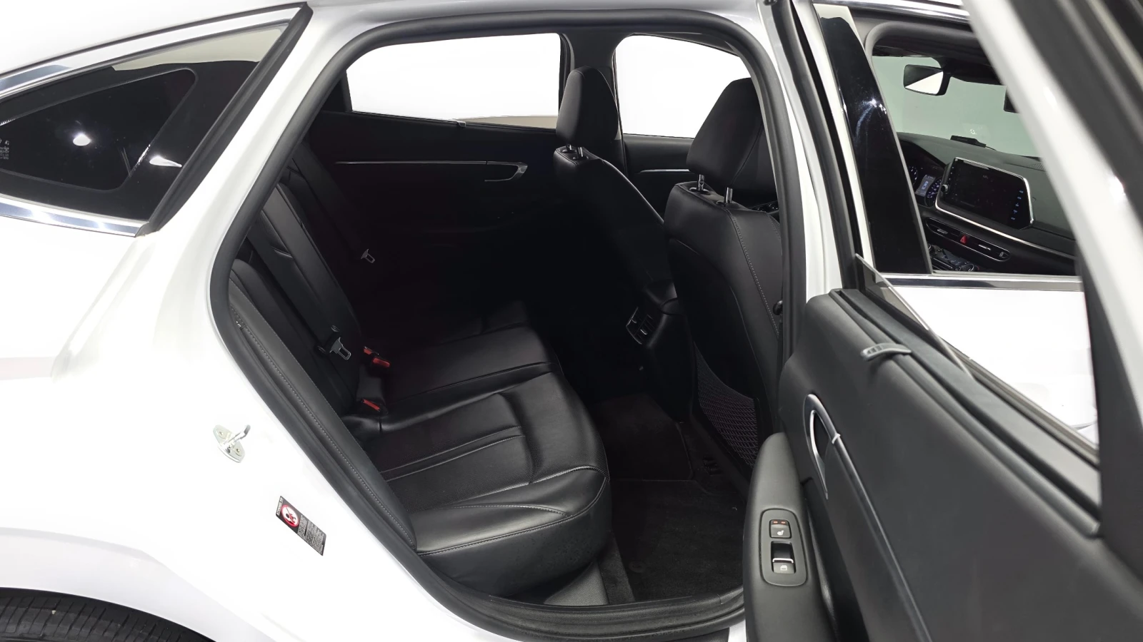Hyundai Sonata 1.6 Premium Family, снимка 12 - Автомобили и джипове - 55003608