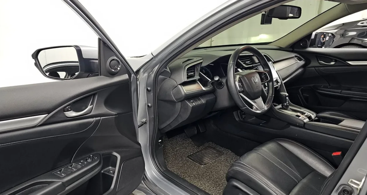 Honda Civic 2.0 Бензин, снимка 9 - Автомобили и джипове - 55087968