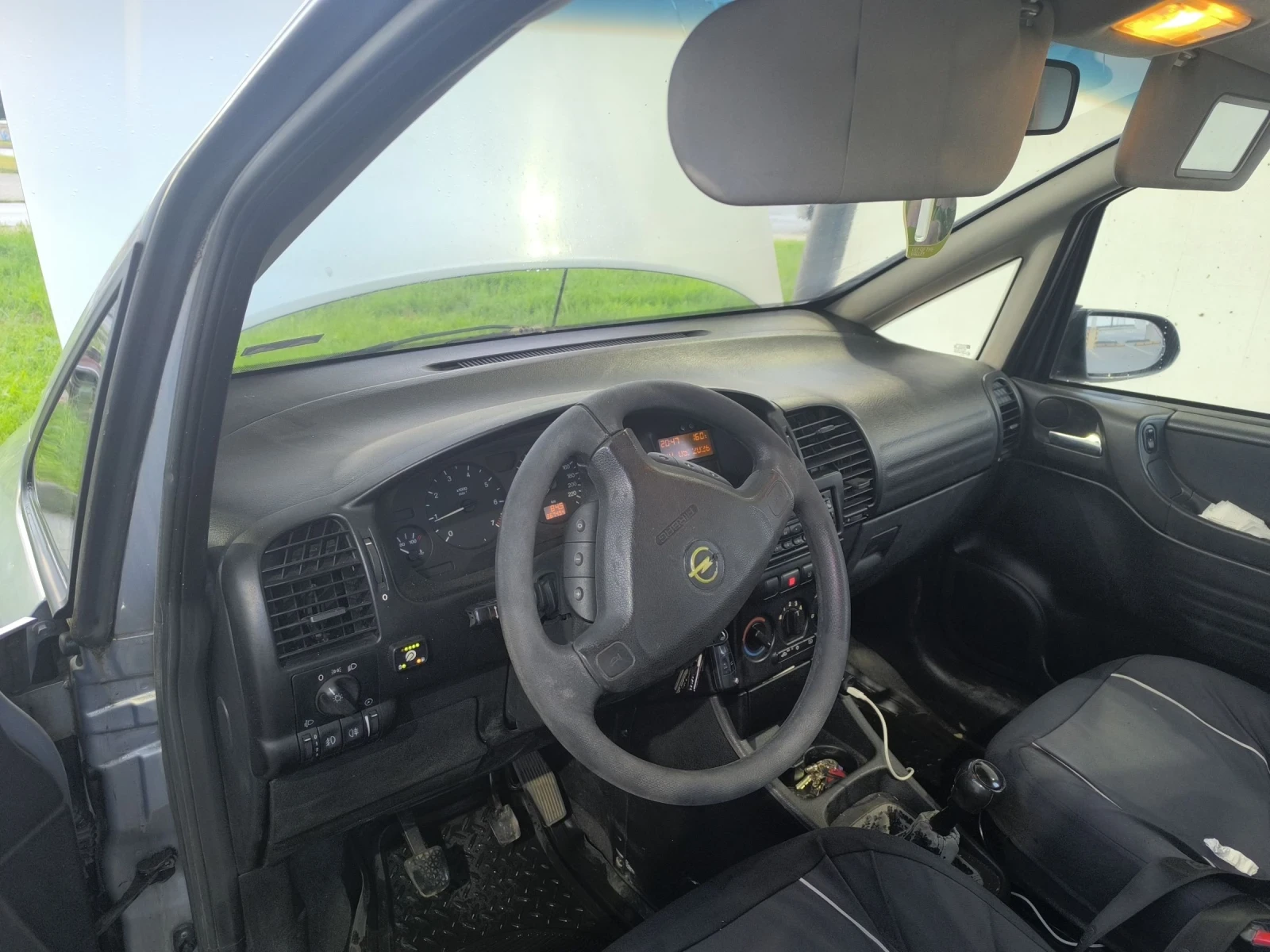 Opel Zafira A, снимка 10 - Автомобили и джипове - 55104777