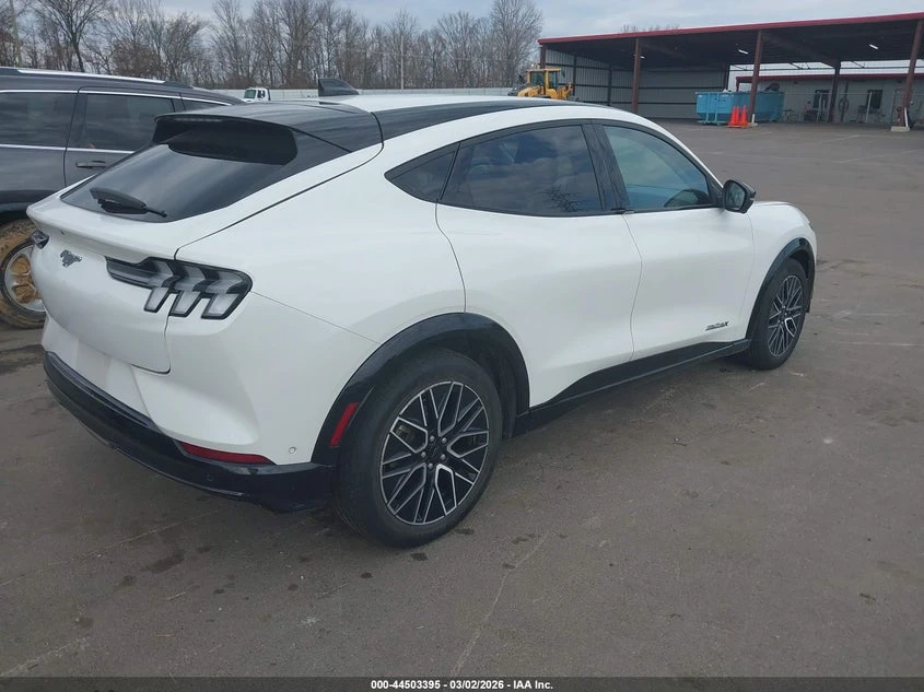 Ford Mustang Mach-E Premium, снимка 4 - Автомобили и джипове - 55127079