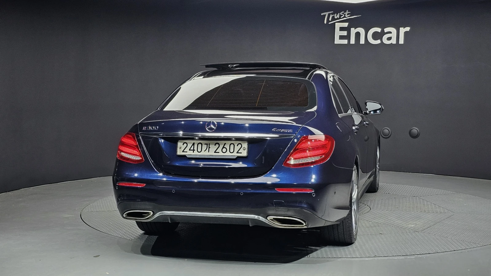 Mercedes-Benz E 300  DISTRONIC / 360 / BURMESTER / AMBIENT, снимка 3 - Автомобили и джипове - 55396050