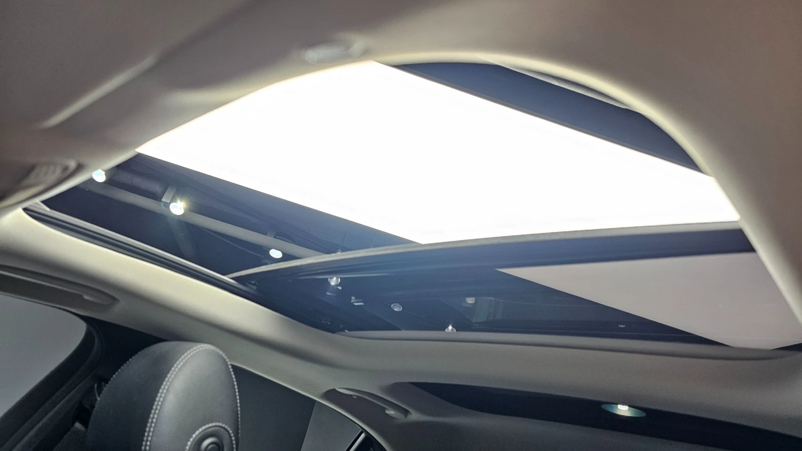 Mercedes-Benz E 300  DISTRONIC / 360 / BURMESTER / AMBIENT, снимка 13 - Автомобили и джипове - 55396050