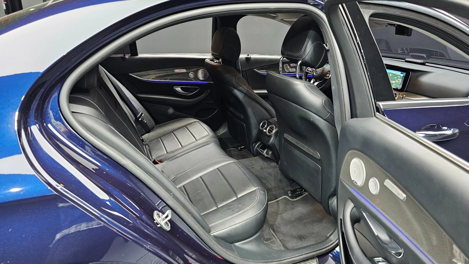 Mercedes-Benz E 300  DISTRONIC / 360 / BURMESTER / AMBIENT, снимка 14 - Автомобили и джипове - 55396050