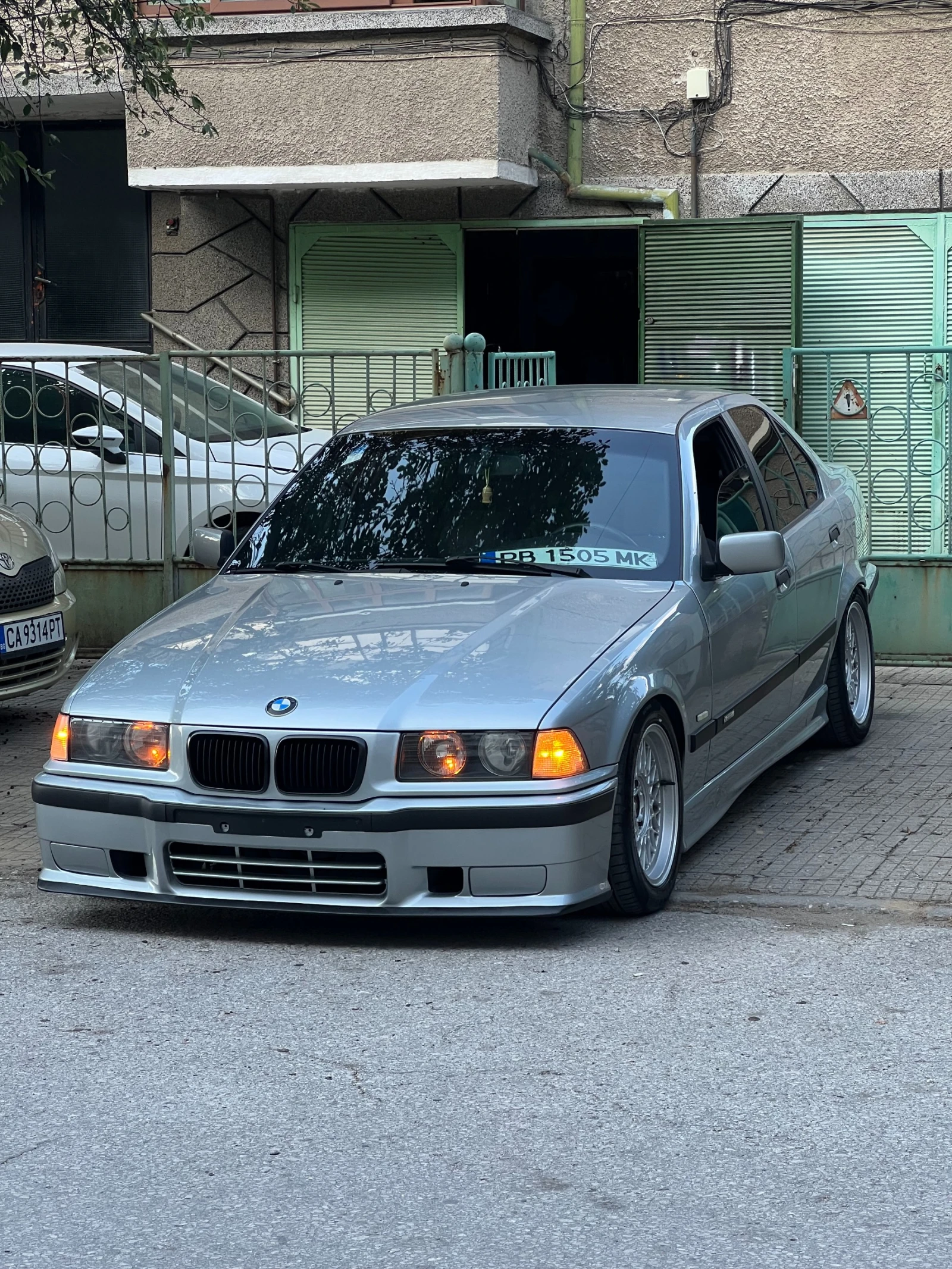 BMW 320, снимка 7 - Автомобили и джипове - 55416040