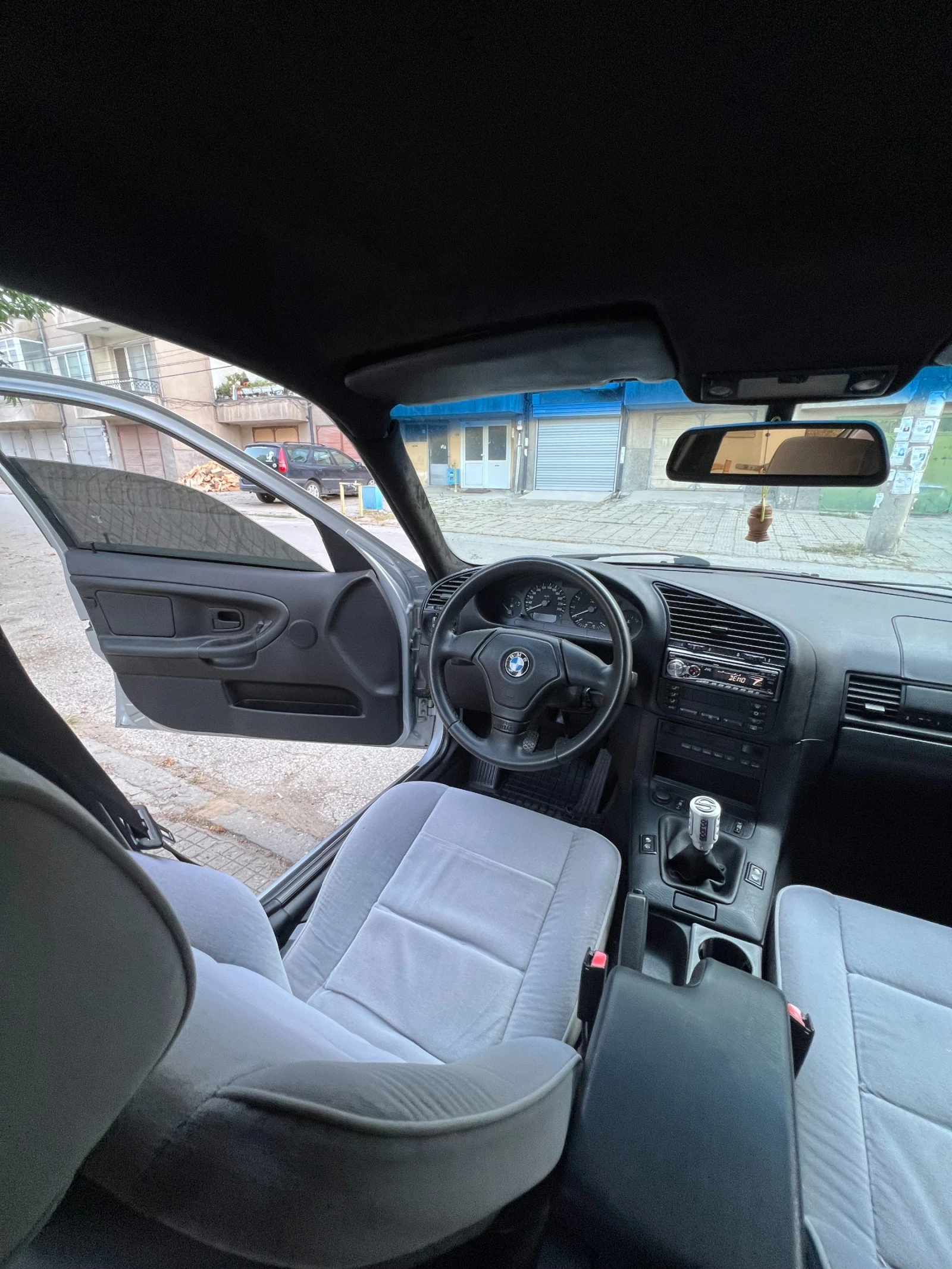 BMW 320, снимка 12 - Автомобили и джипове - 55416040