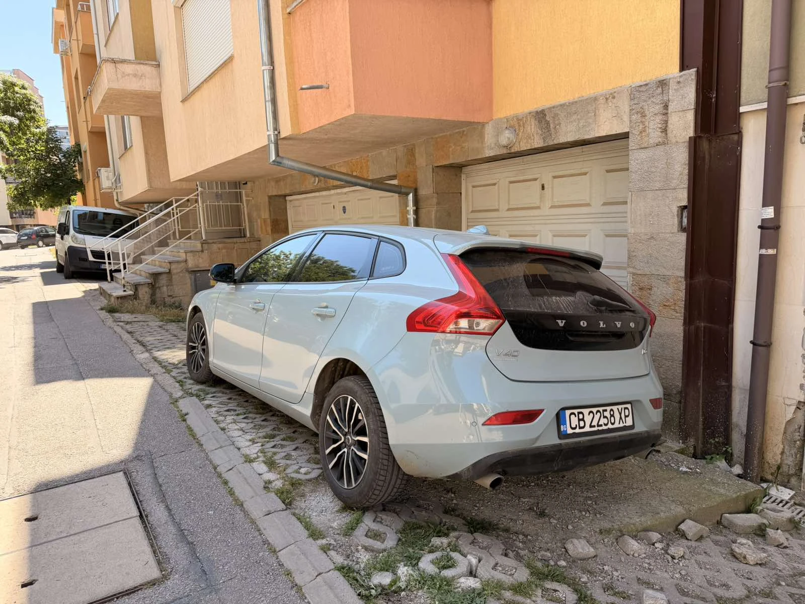 Volvo V40 D3, снимка 2 - Автомобили и джипове - 55540197