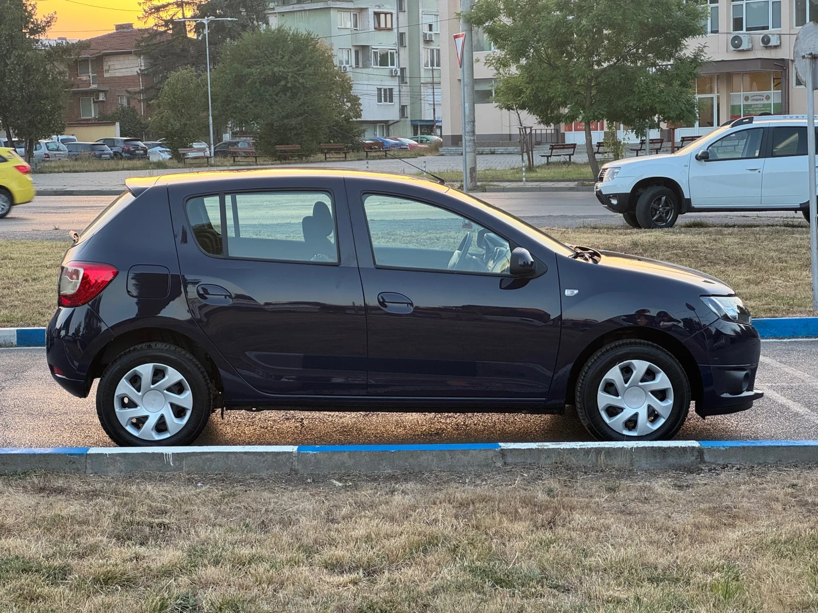 Dacia Sandero * * * 15000км.* * * , снимка 4 - Автомобили и джипове - 55900116