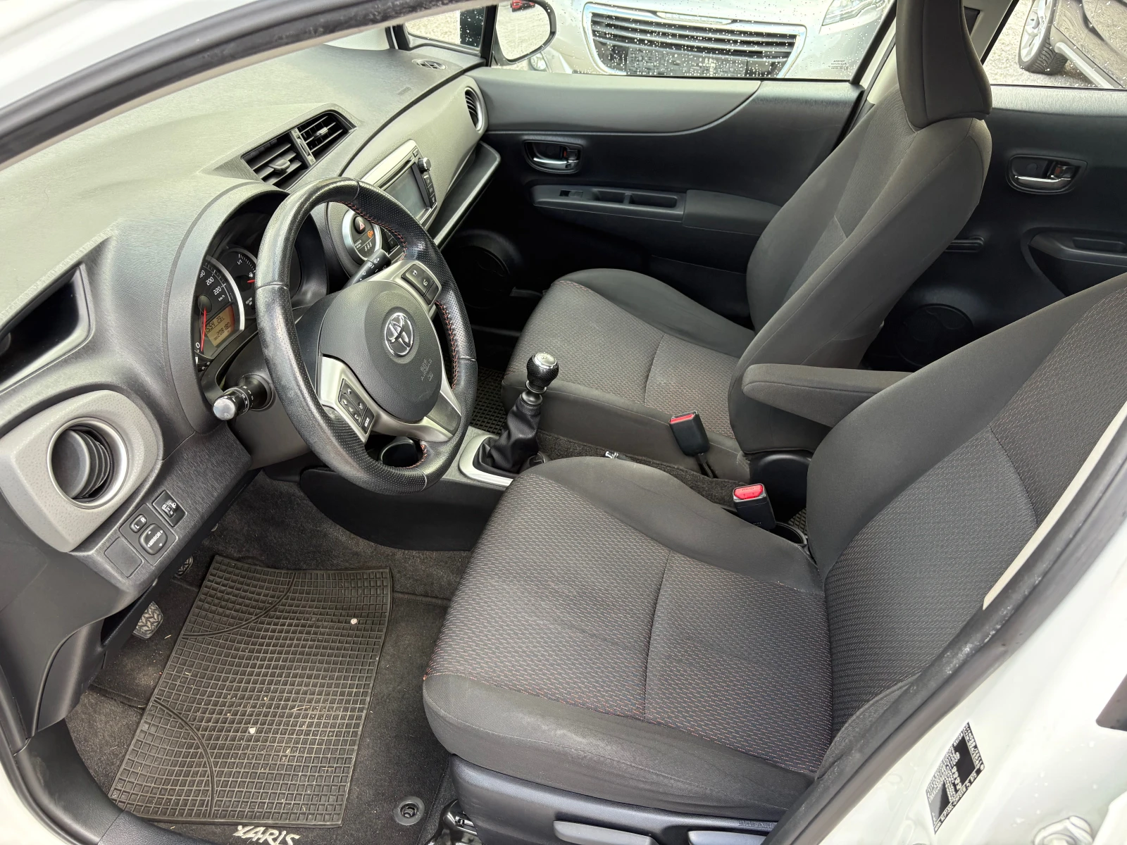 Toyota Yaris 1.4D4d/NAVI/6ск., снимка 11 - Автомобили и джипове - 55928343