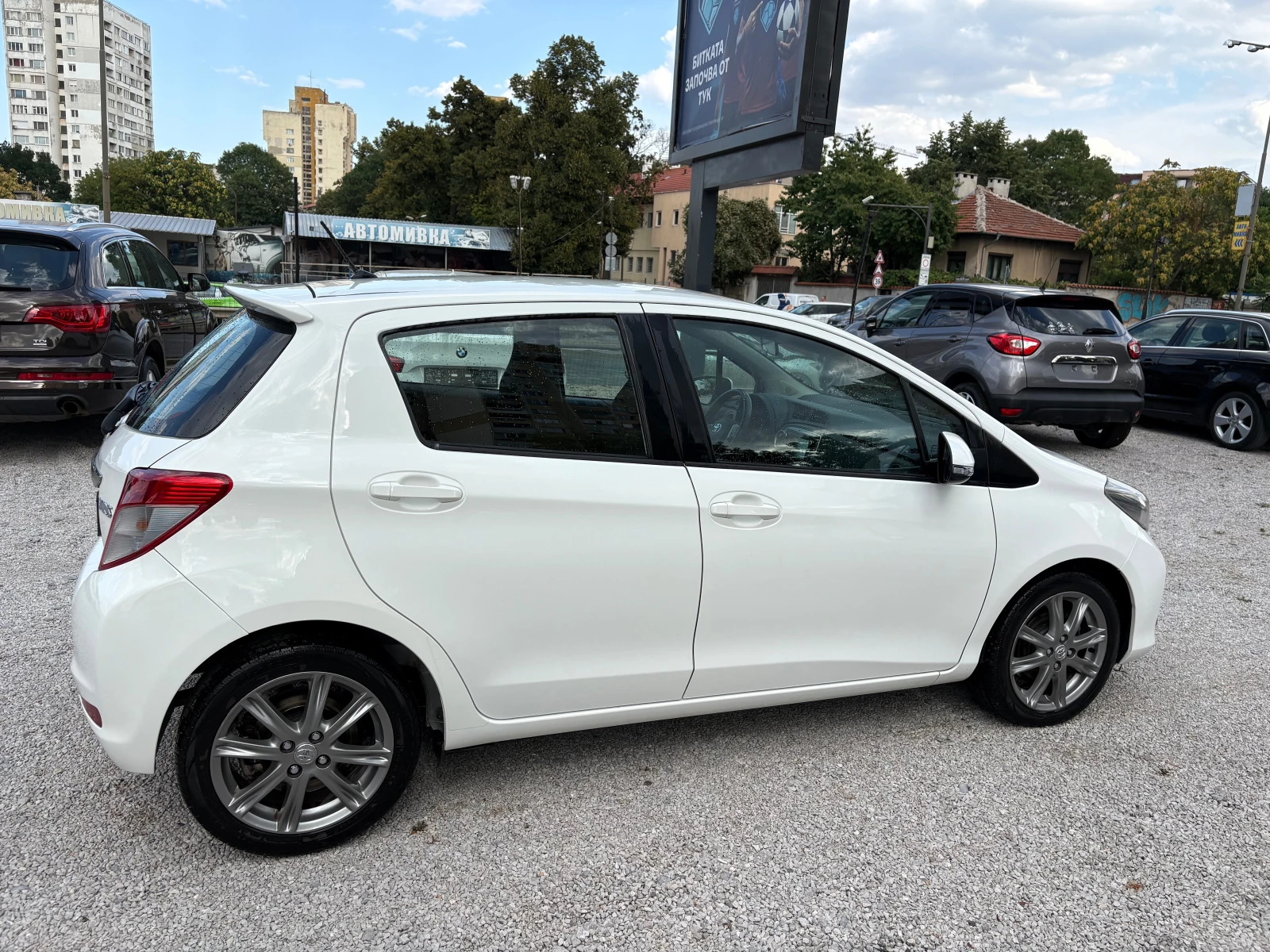 Toyota Yaris 1.4D4d/NAVI/6ск., снимка 4 - Автомобили и джипове - 55928343