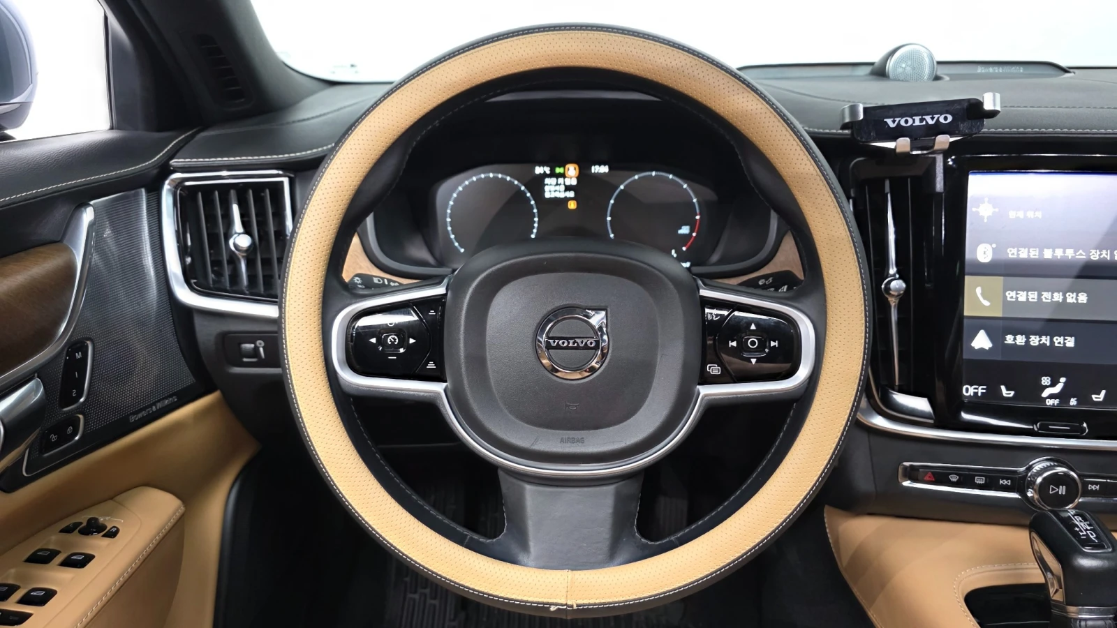 Volvo S90 2.0 D5 AWD Inscription, снимка 11 - Автомобили и джипове - 55941558