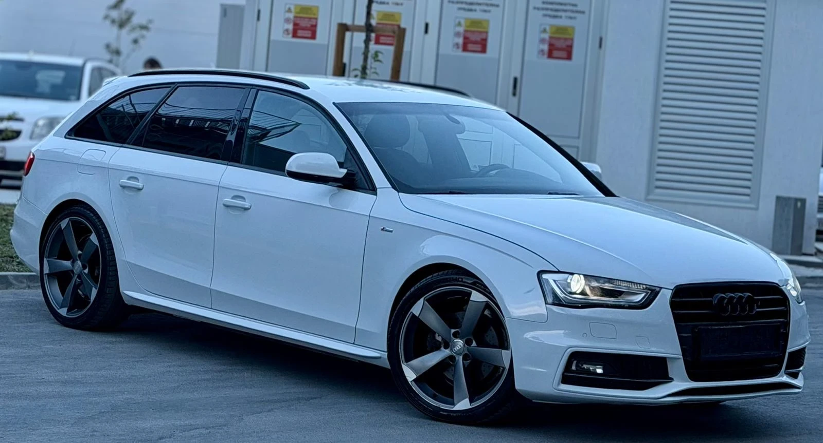 Audi A4 2.0TDI * Quattro* * 3x S line * * Bi-Xenon* , снимка 3 - Автомобили и джипове - 55954529