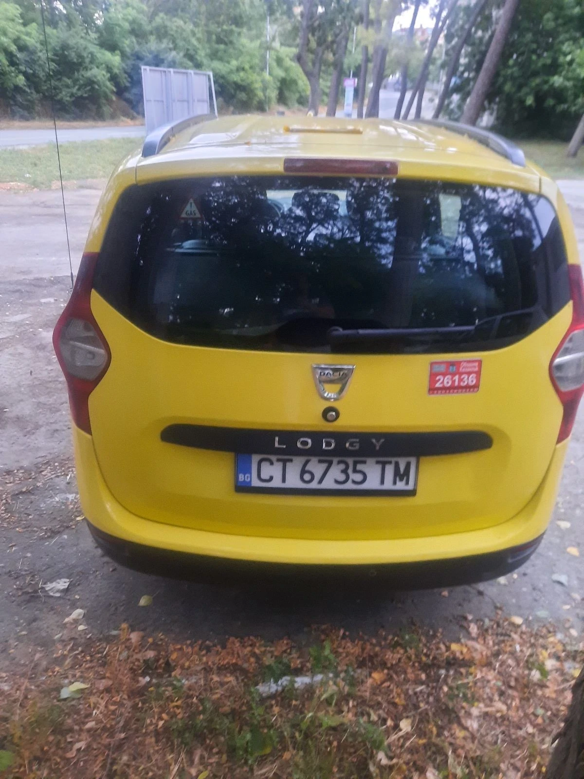 Dacia Lodgy 1.6 i, снимка 3 - Автомобили и джипове - 56152169