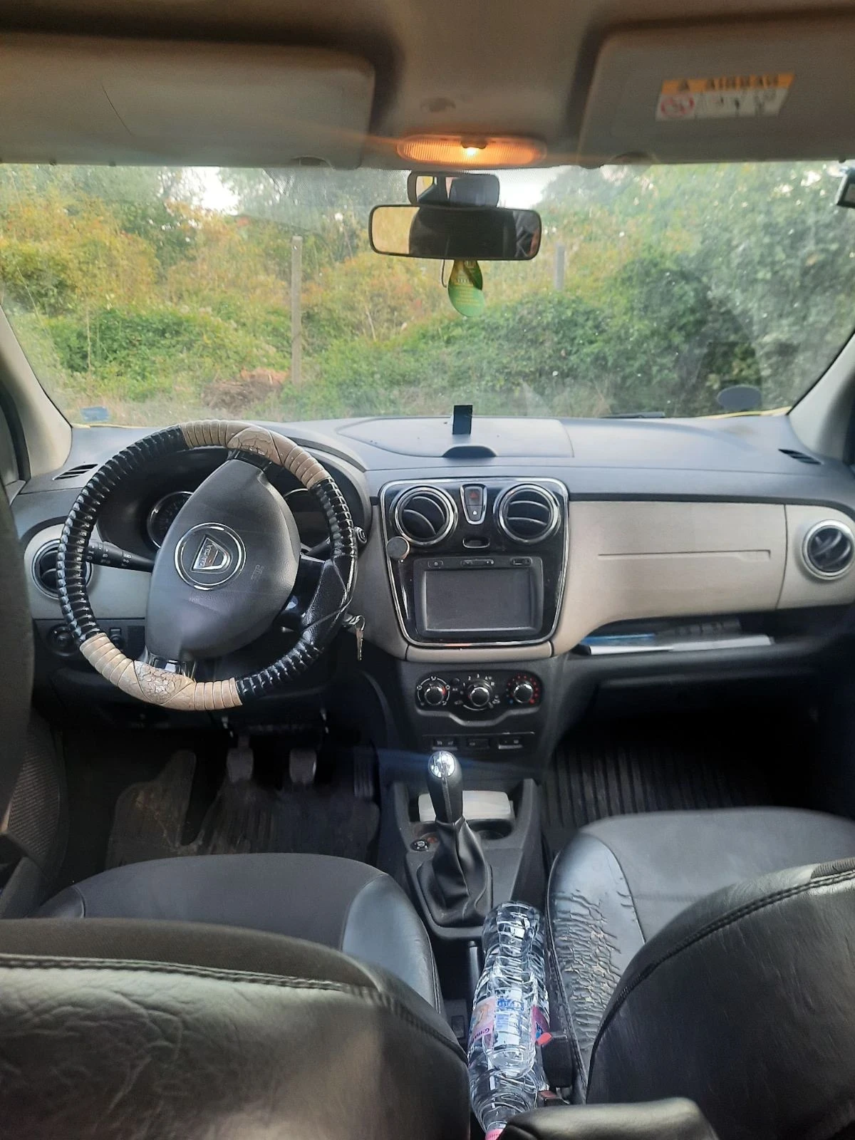Dacia Lodgy 1.6 i, снимка 6 - Автомобили и джипове - 56152169