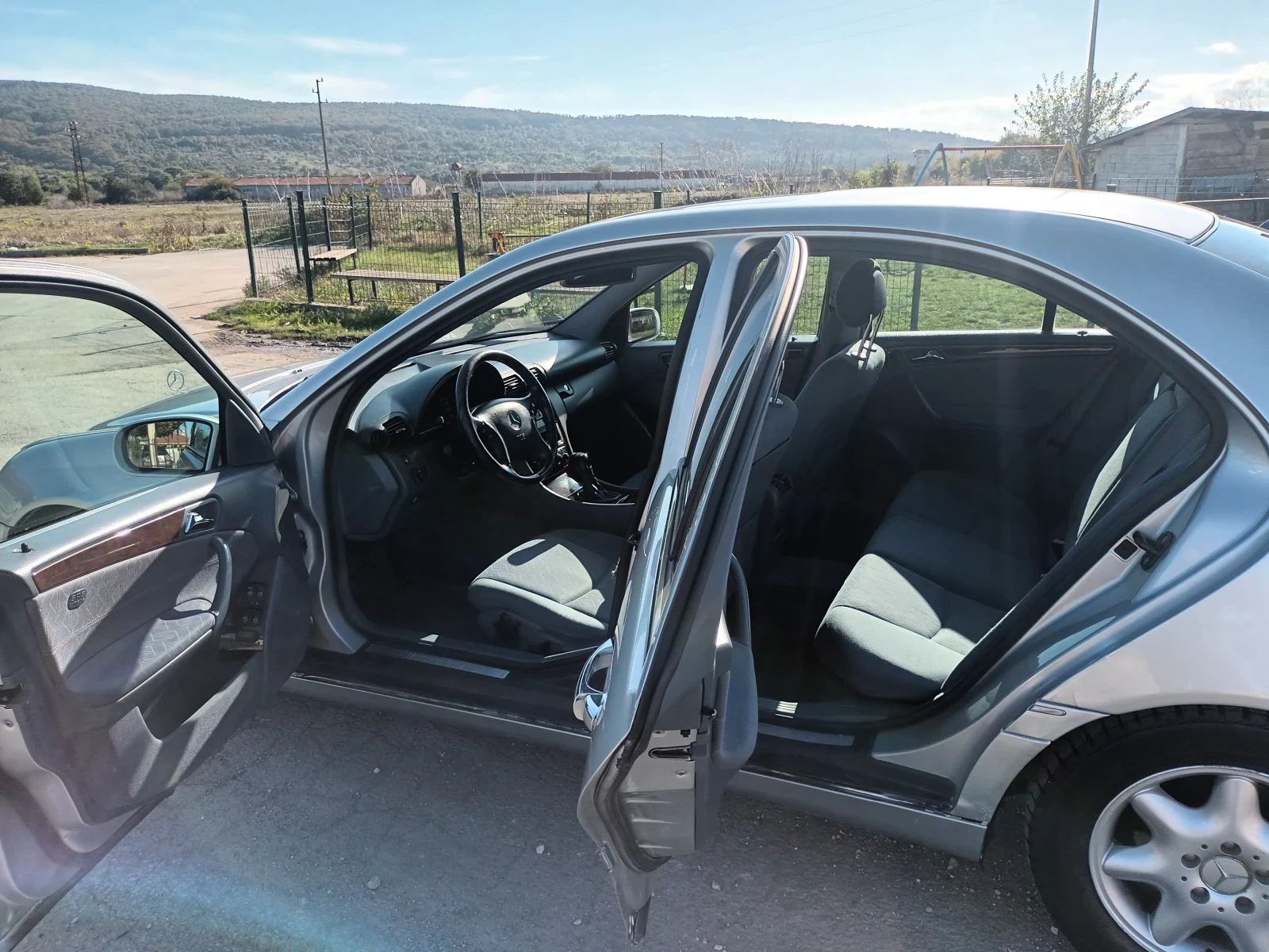 Mercedes-Benz C 200, снимка 8 - Автомобили и джипове - 56297092