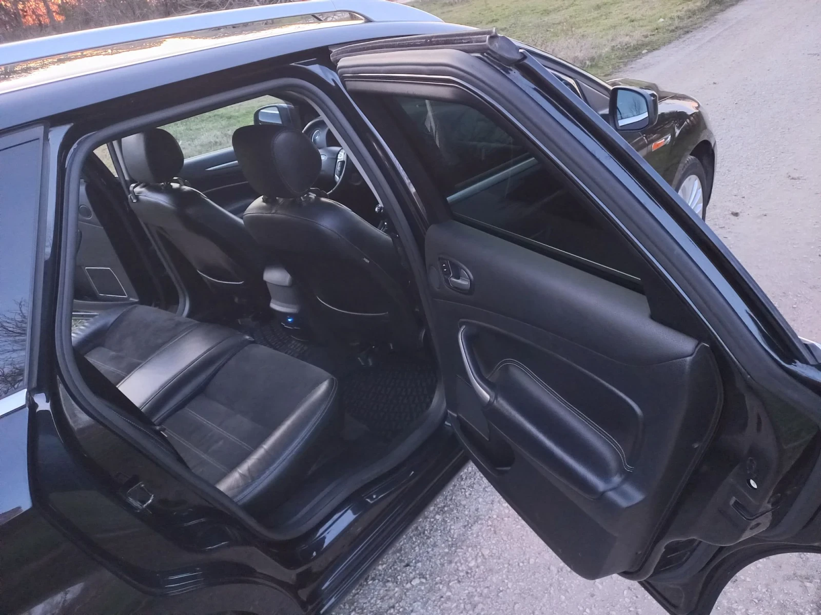 Ford Mondeo 2.0 Tdci TITANIUM, снимка 8 - Автомобили и джипове - 56570443