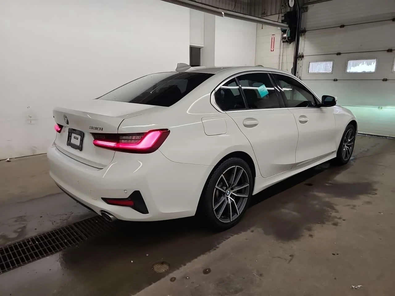 BMW 330 * 330I XDRIVE * CARFAX *  | Mobile.bg � ����������� 3
