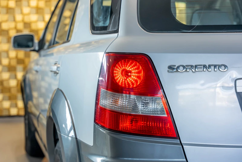 Kia Sorento 2.5 CRDI, снимка 5 - Автомобили и джипове - 52480147