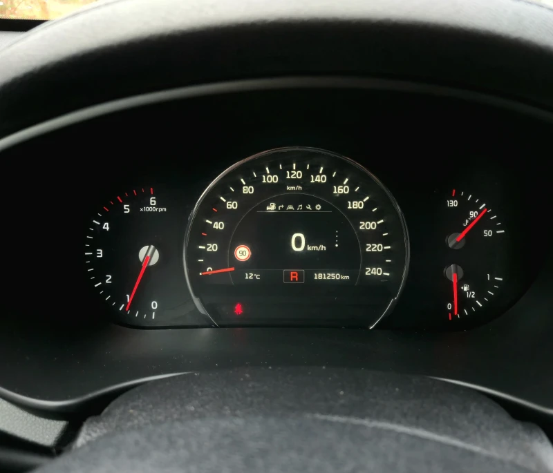 Kia Sorento FULL 2.2CRDI PLATINIUM 4WD Carplay PANORAMA, снимка 12 - Автомобили и джипове - 52544794