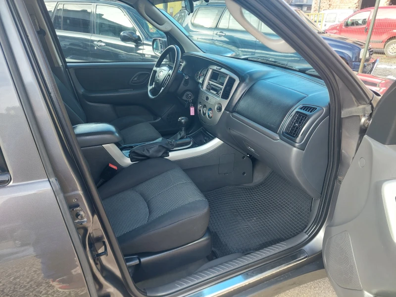 Mazda Tribute 4x4-ТОП СЪСТОЯНИЕ, снимка 7 - Автомобили и джипове - 53045540