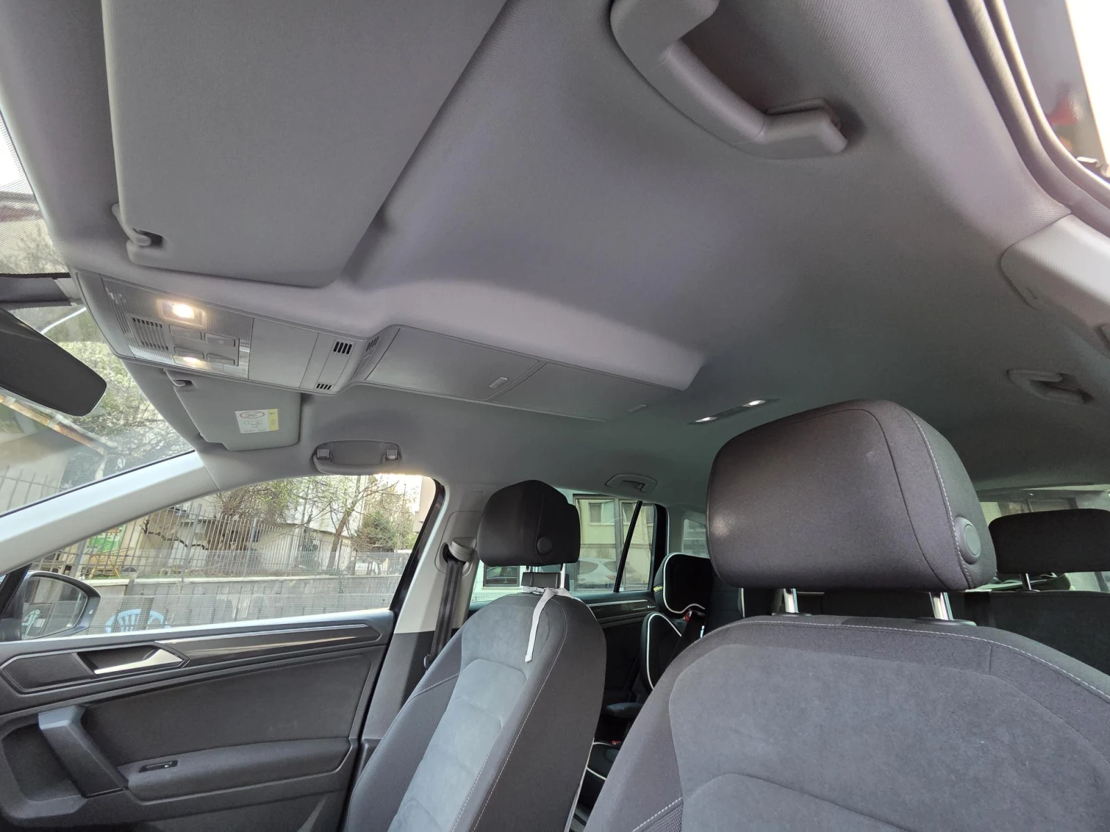 VW Tiguan 1.4 TSI 56 600 km - изображение 9