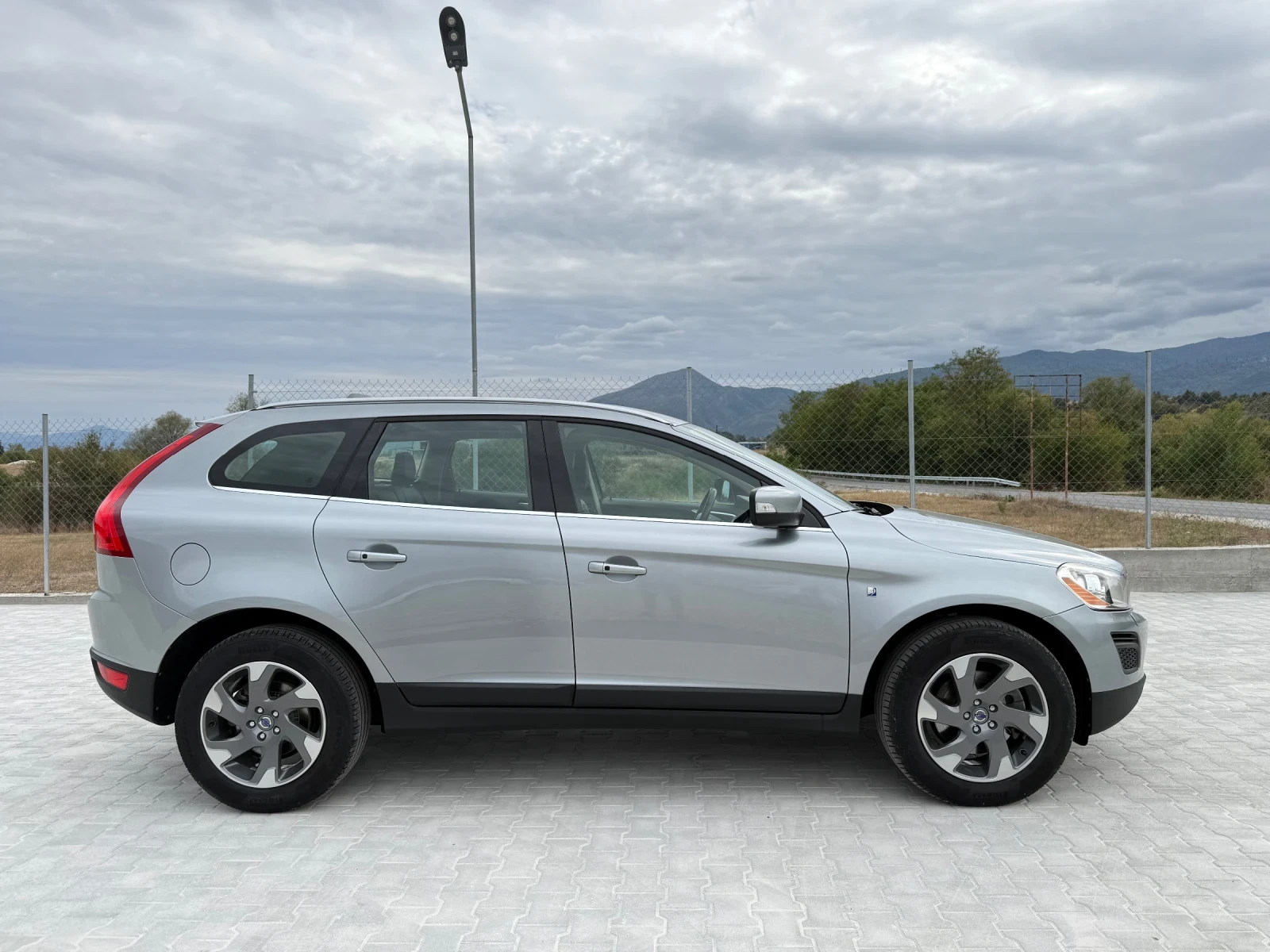 Volvo XC60 2.4D AWD OCEAN RACE - изображение 7